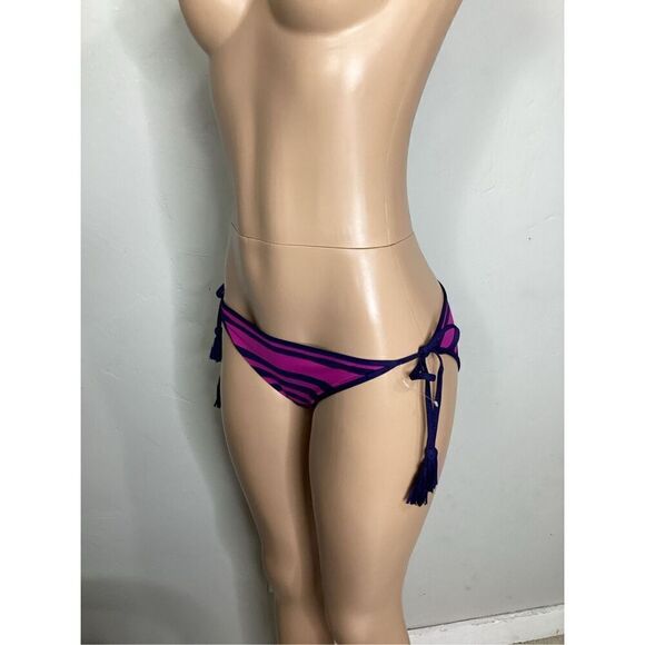 New. Tommy Bahama reversible string bikini. Medium. Retails $79 - Picture 8 of 10